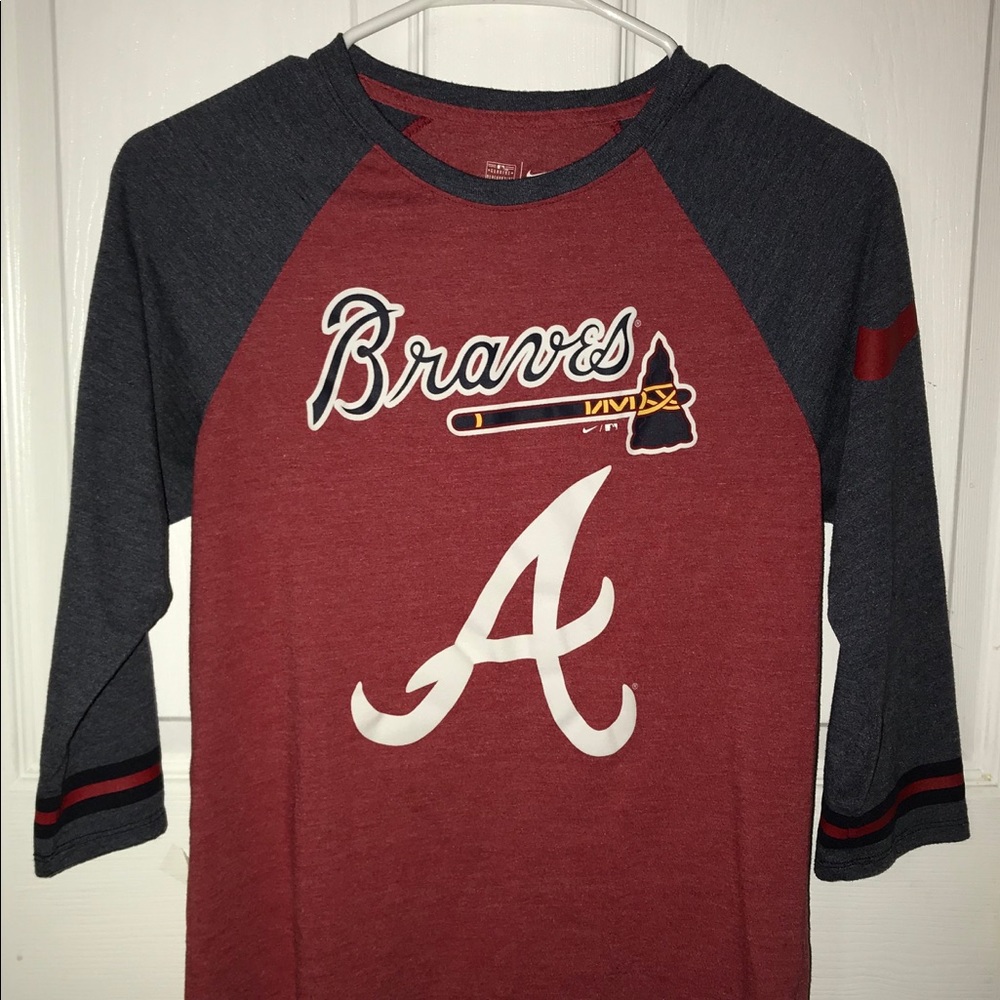 Atlanta Braves Long sleeved Nike brand shirt